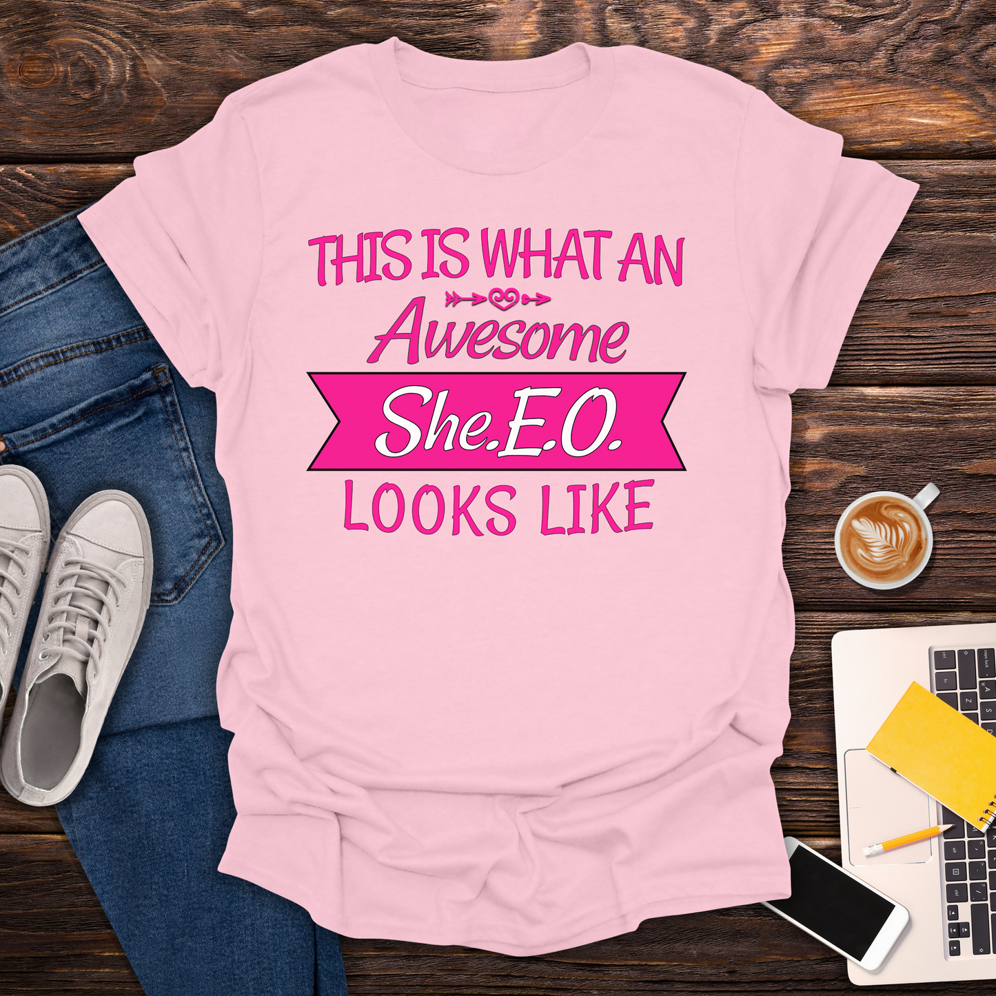 This Is What An Awesome SHE.E.O. Looks Like - T-Shirt